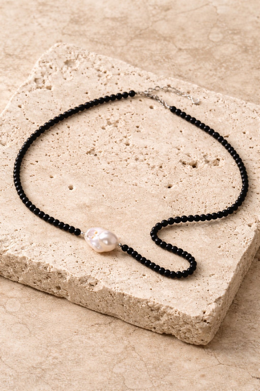 NAE glossy black agate necklace - Ameza